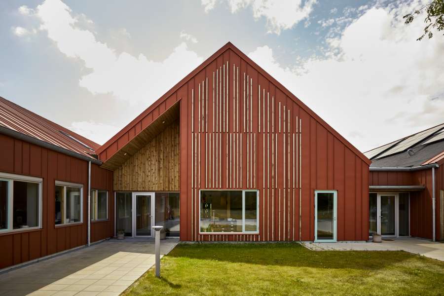 Daycare center in Holstebro welcomes children and nature in steel profiles from top to bottom, Nørre Boulevard 57, 7500 Holstebro, Denmark